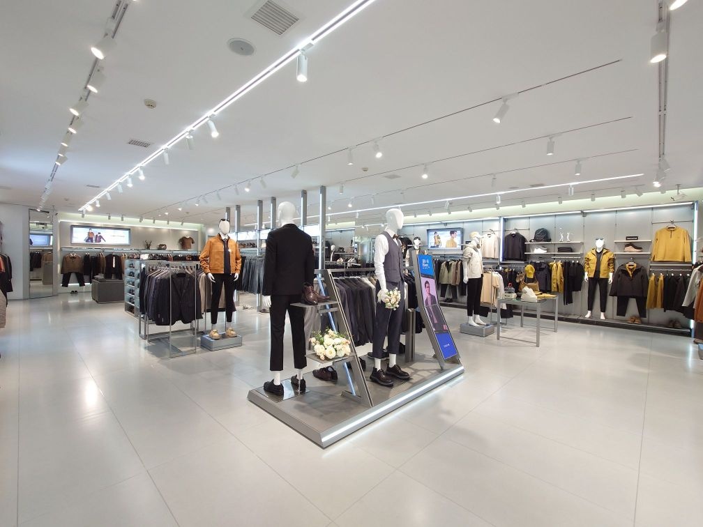 利郎男装(雄安容城店)