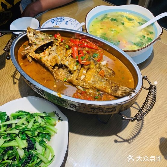 鸿运楼·舌尖上的菜馆(环镇路店)