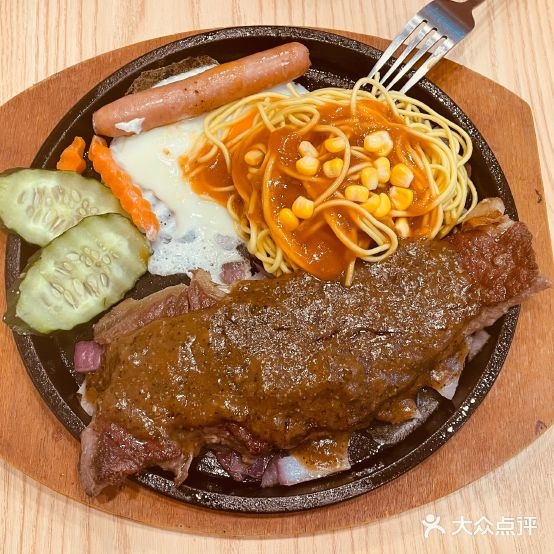 嗞嗞享街边牛排(红城湖店)