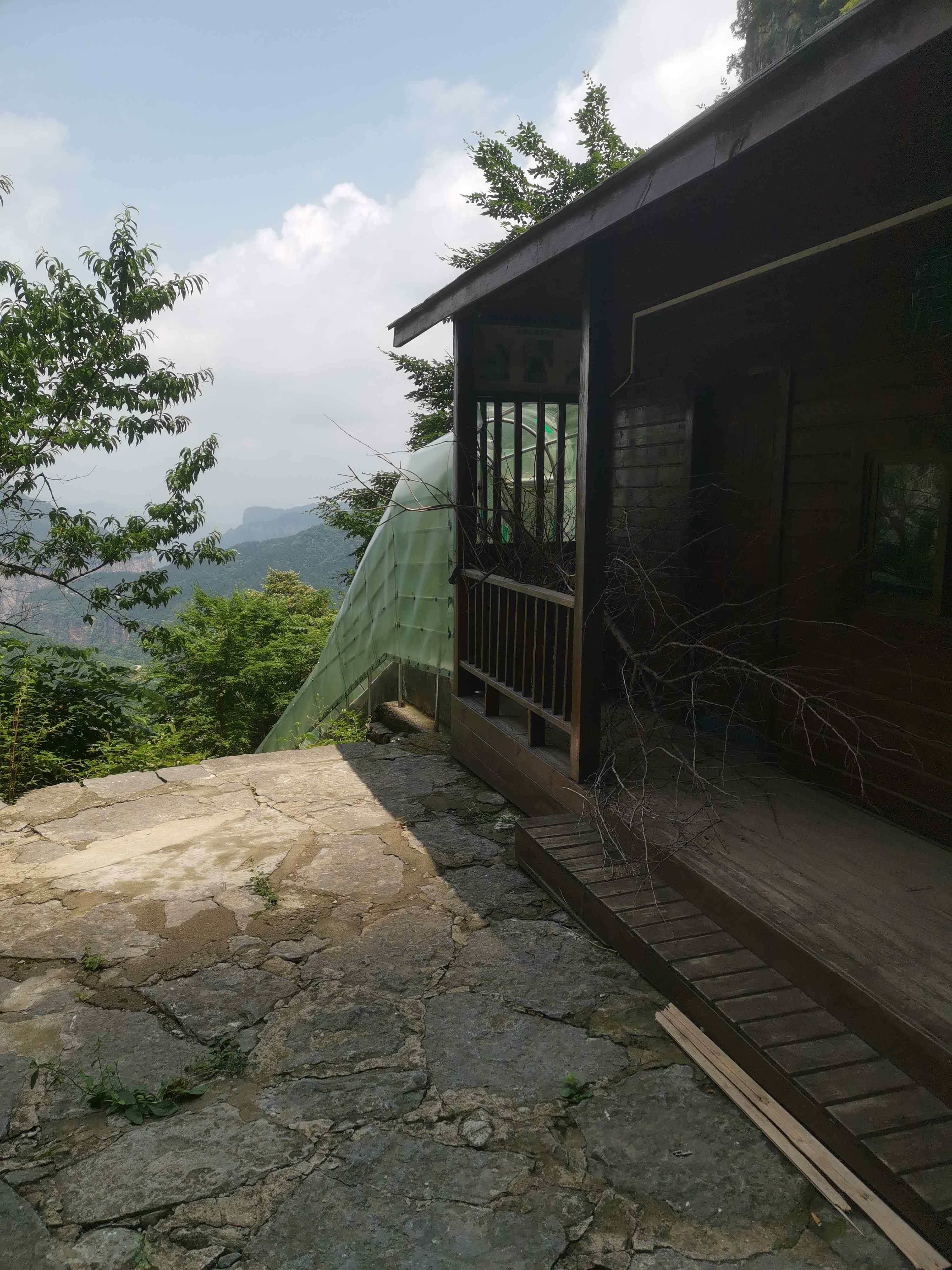 黄龙洞景点双龙滑道