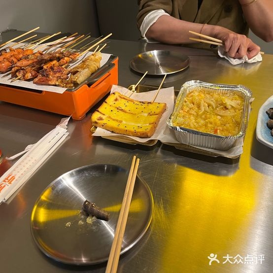 九弄堂烧烤(中骏店)