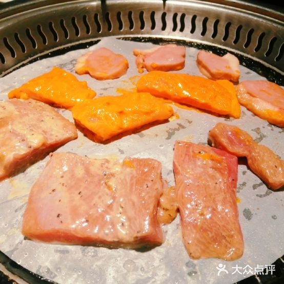 牛皇树自助烤肉火锅(罗宾森广场店)