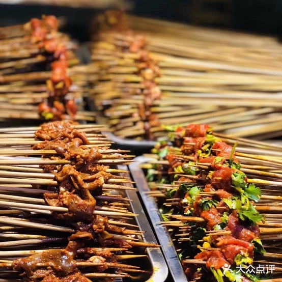 同桌的她串串烤肉一体式自主(八廓店)