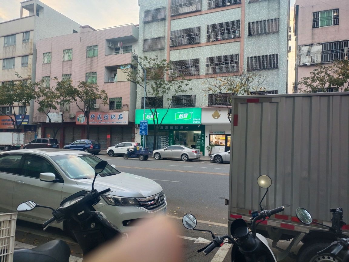 怡宝专卖店(勤龙配送中心店)