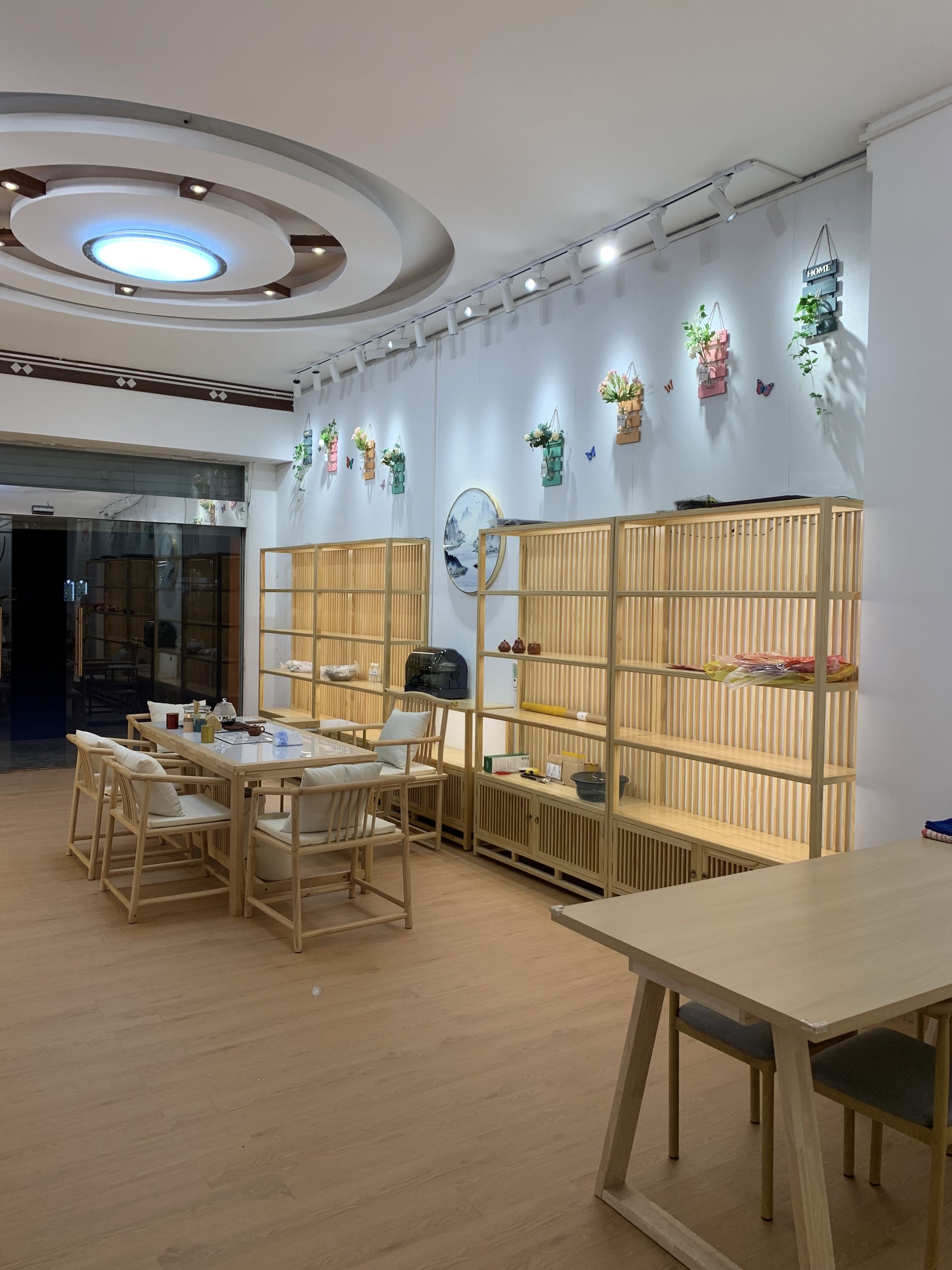 聖堡露茗茶滋补礼品店