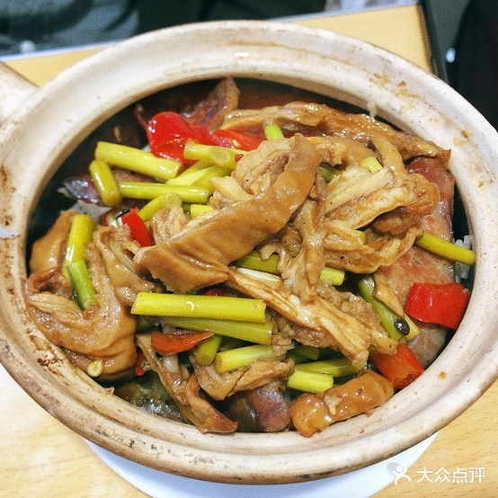 钟纪特色砂钵饭(欧亚吉商场店)