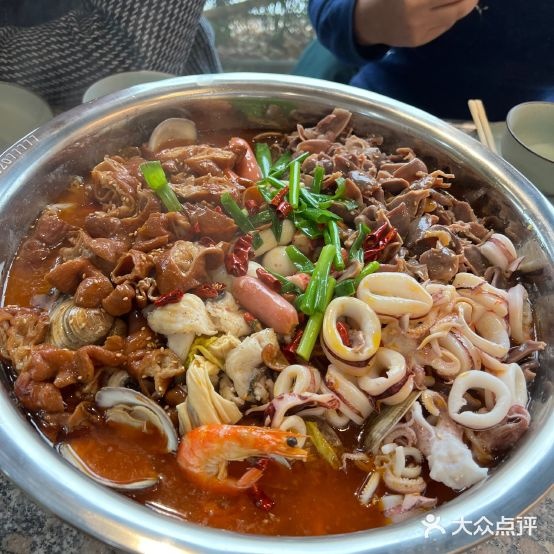 余盆盆水煮鱼汇(辽源路店)