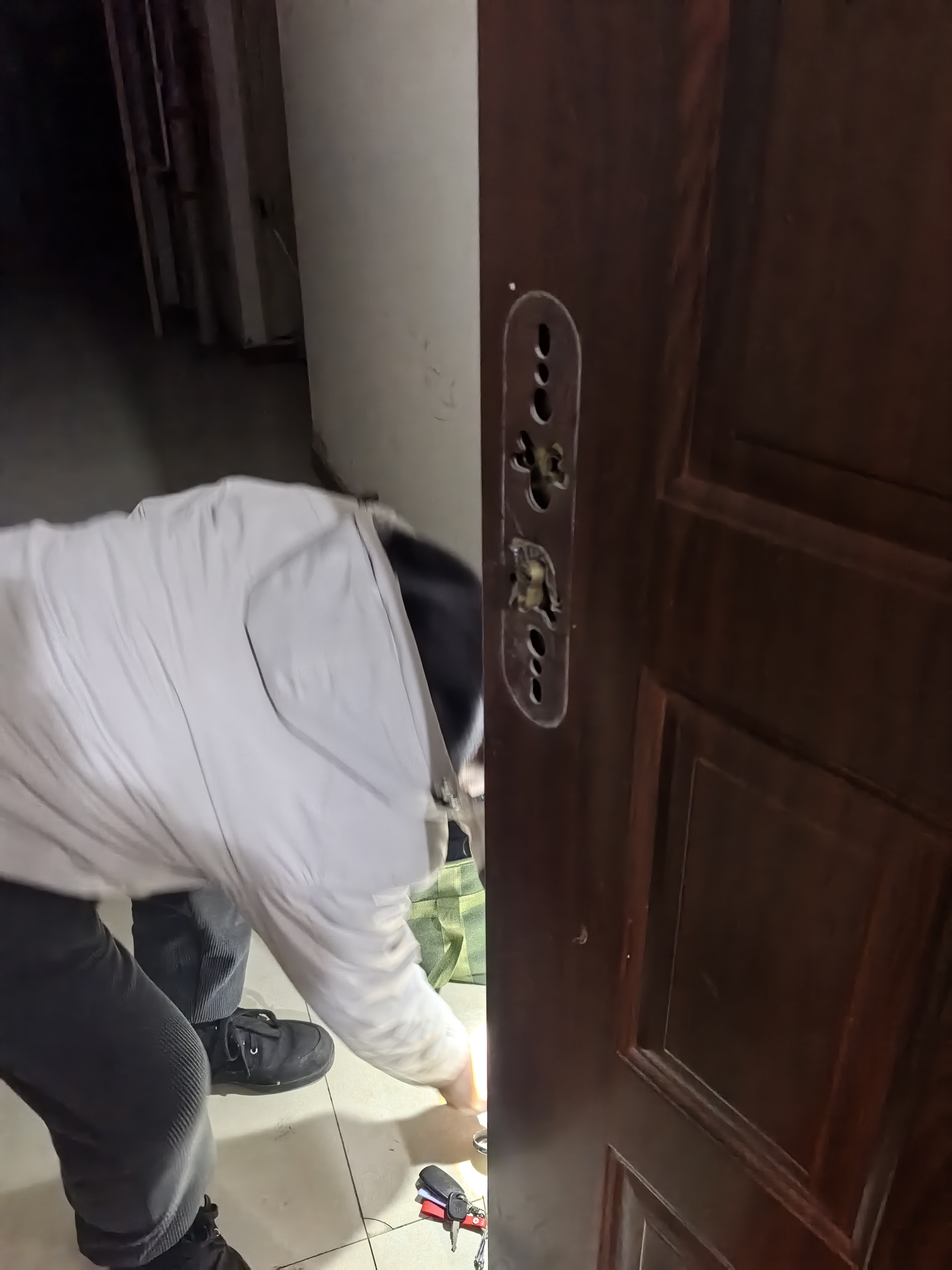精修电动车上门开锁