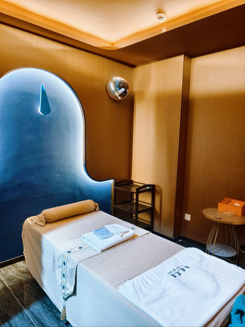 红玫瑰SPA桑拿会所