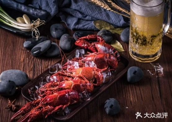 聚汇三少·龙虾·中餐厅(莫邪路新天地店)