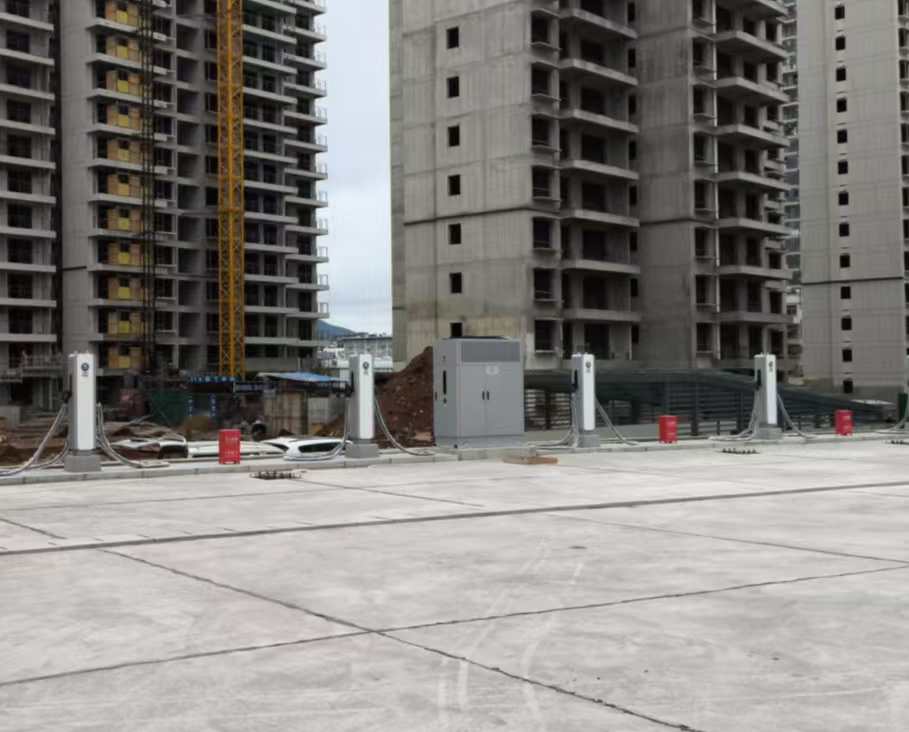 南网电动充电站(楚雄市云荷路电动汽车充电站)