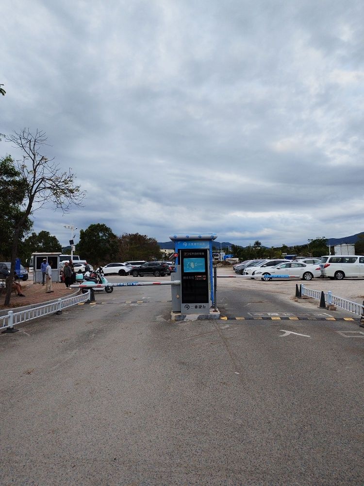 中国人民解放军总医院海南医院-地上停车场