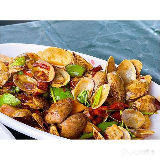 艳阳海鲜(博后村亚龙湾店)