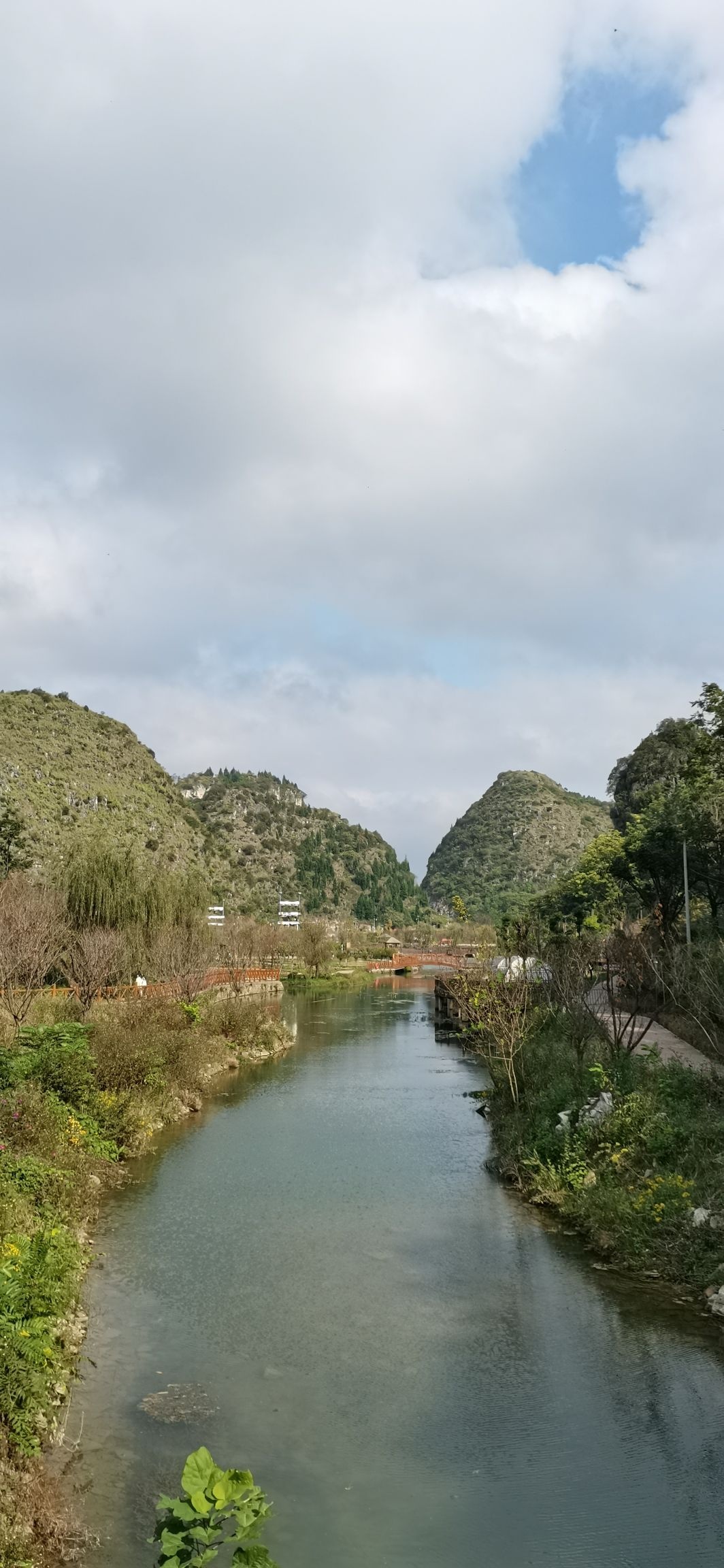高荡千年布依古寨景区