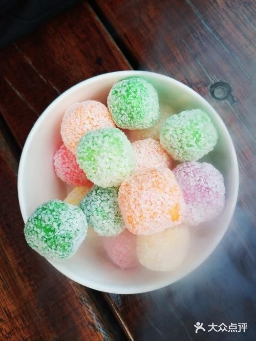 古越水街小磊冒烟冰淇淋店
