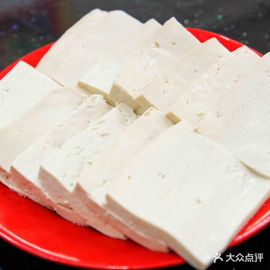 蛙噻牛娃鱼头火锅