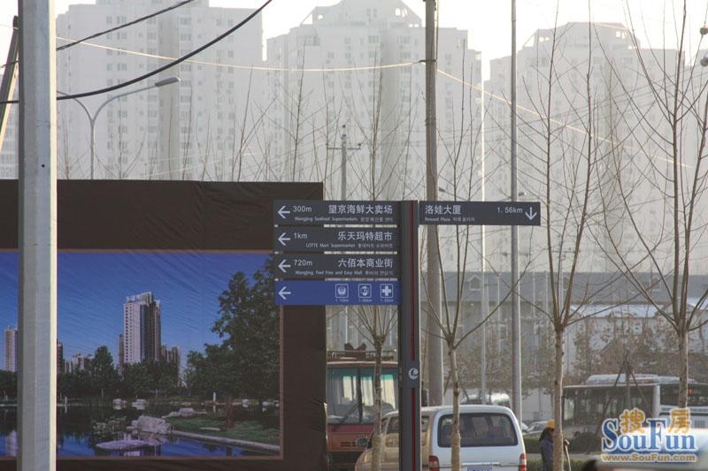 北京市朝阳区河荫西路与南湖北路交叉路口向西南约150米