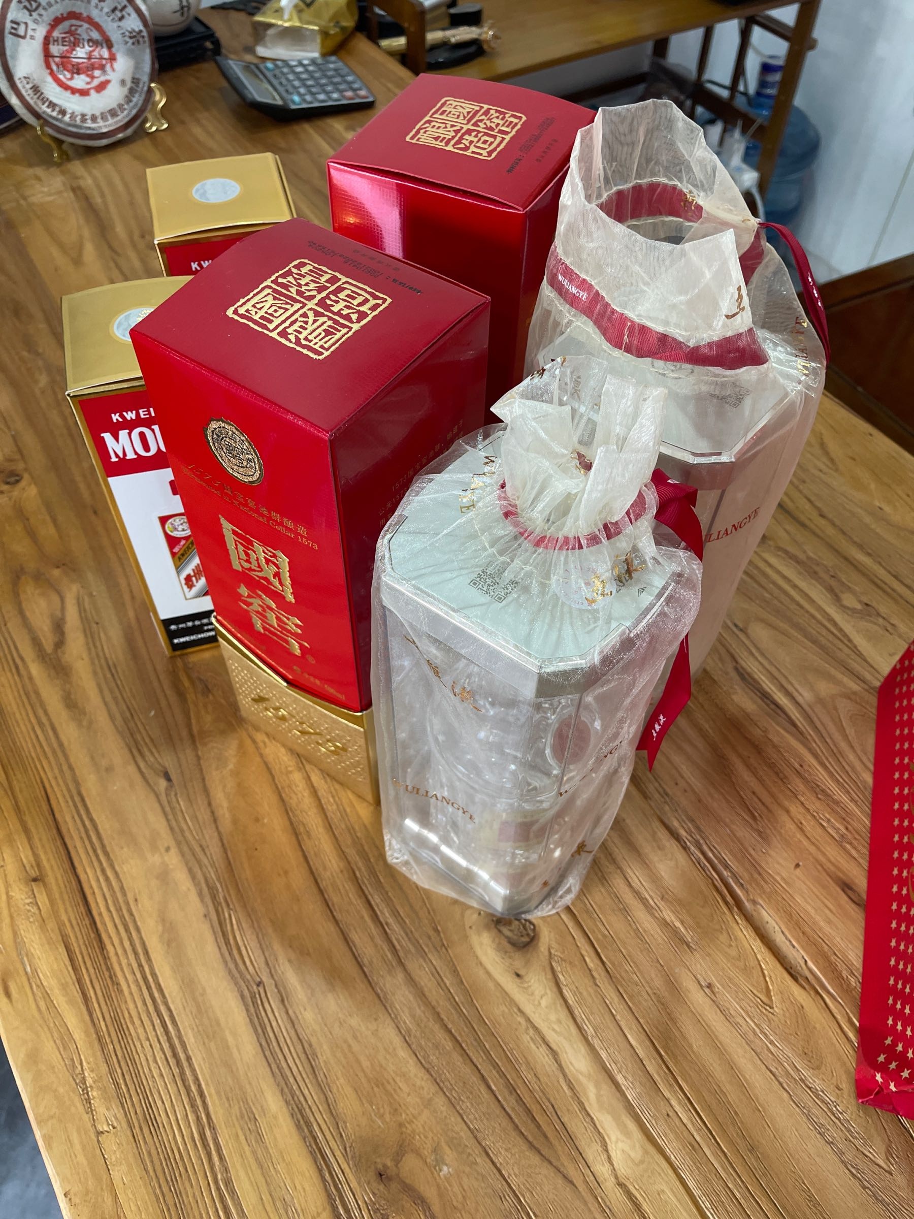 回收名酒老酒黄金礼品(泰盛汇商行)