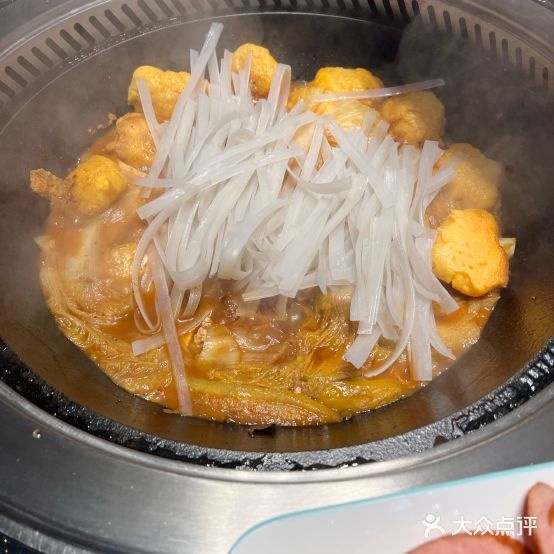 向阳公社东北铁锅炖(东港路店)