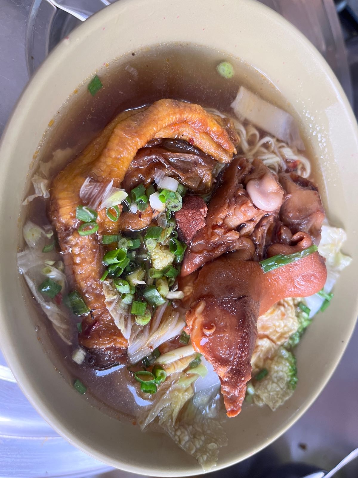 桂平胡须佬秘制猪脚粉