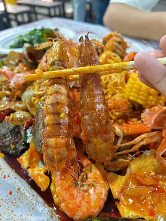 八方海鲜烧烤(三亚亿恒鲜芒夜市店)