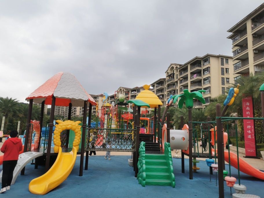 石梅山庄4期儿童游乐场