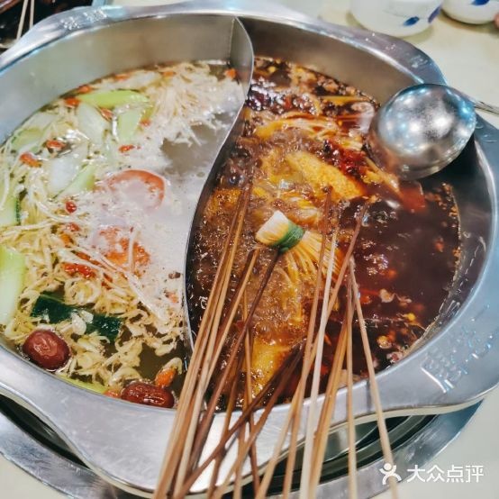 于荣唐老二串串香(建国西路店)