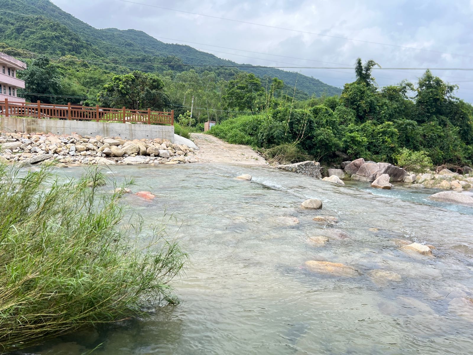 东岸岭