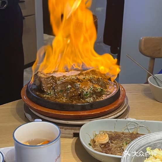 蜜挑餐厅·伴山(仙林金鹰店)