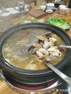 一鸣甲鱼鸡子牛鞭煲(百姓店)