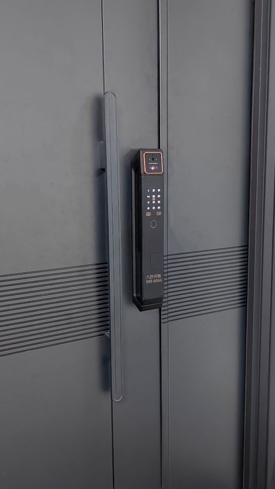 八四开锁汽车钥匙指纹锁