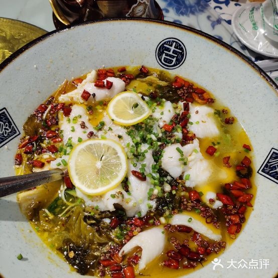 绿草堤·湘菜(衡阳蒸湘万达广场店)