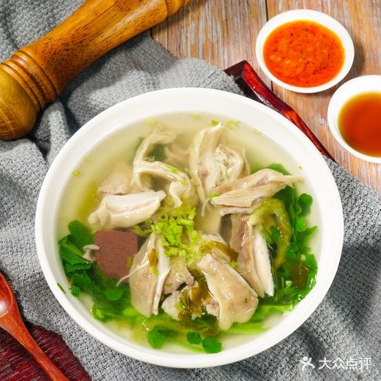 橄榄展猪肚火锅