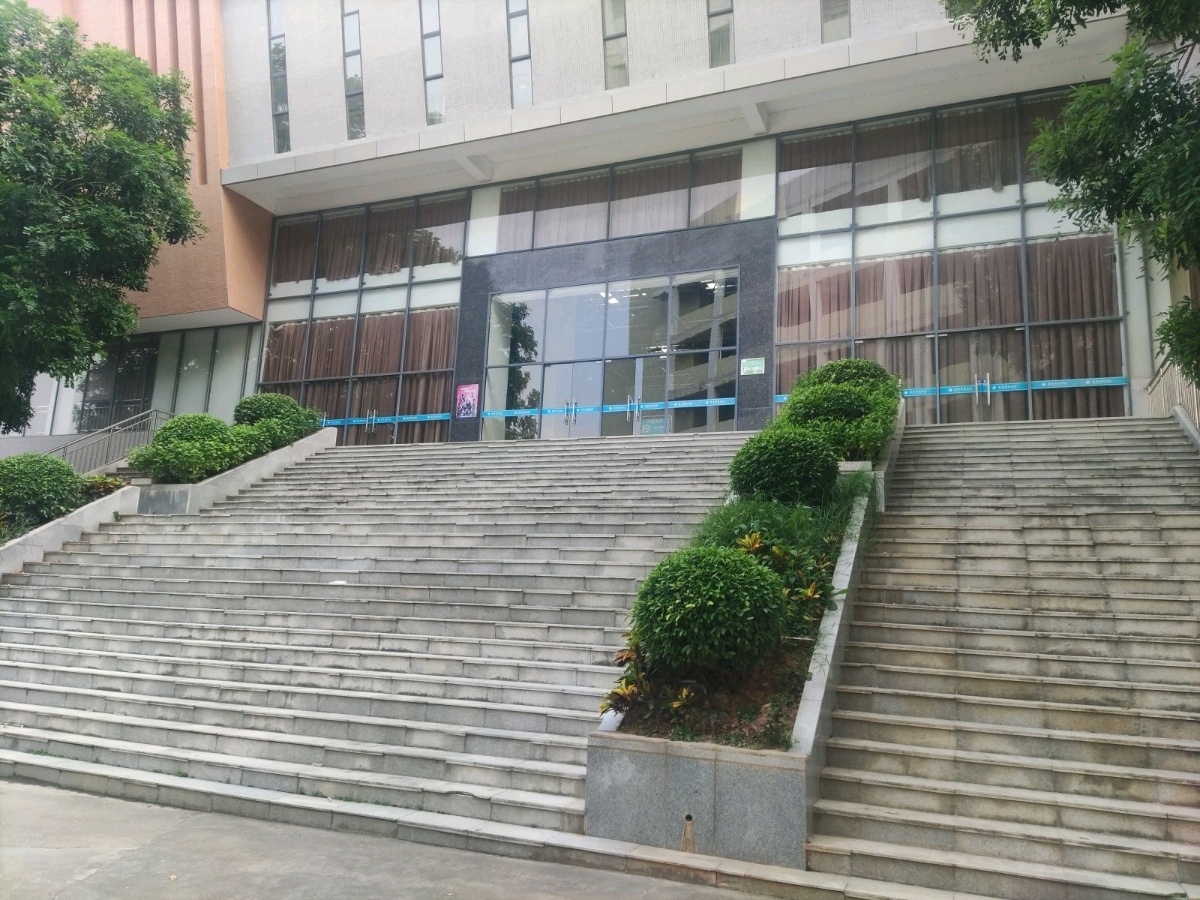 广东科技学院(南城校区)-体育馆