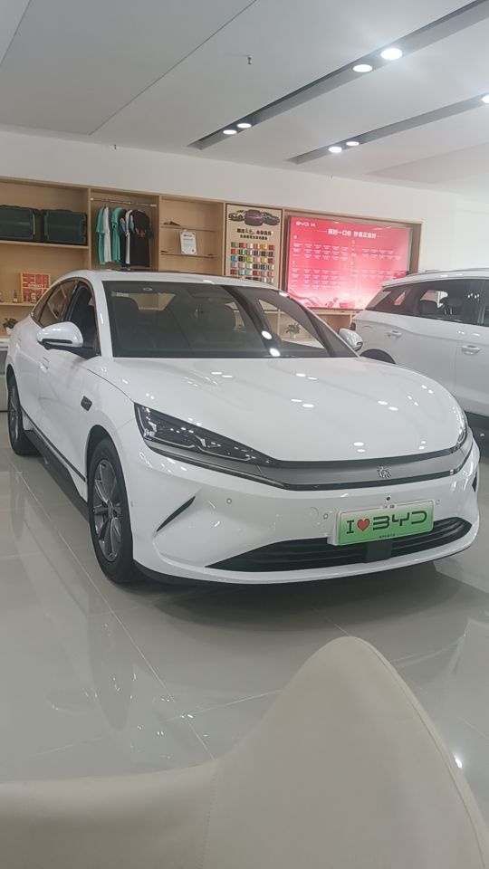 比亚迪汽车王朝网(乐益屯昌县兴业路城市展厅)