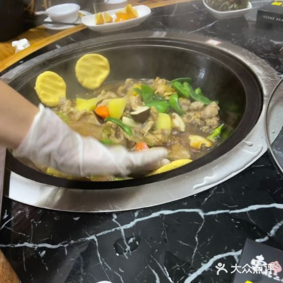 东北二哥铁锅炖(红旗分店)