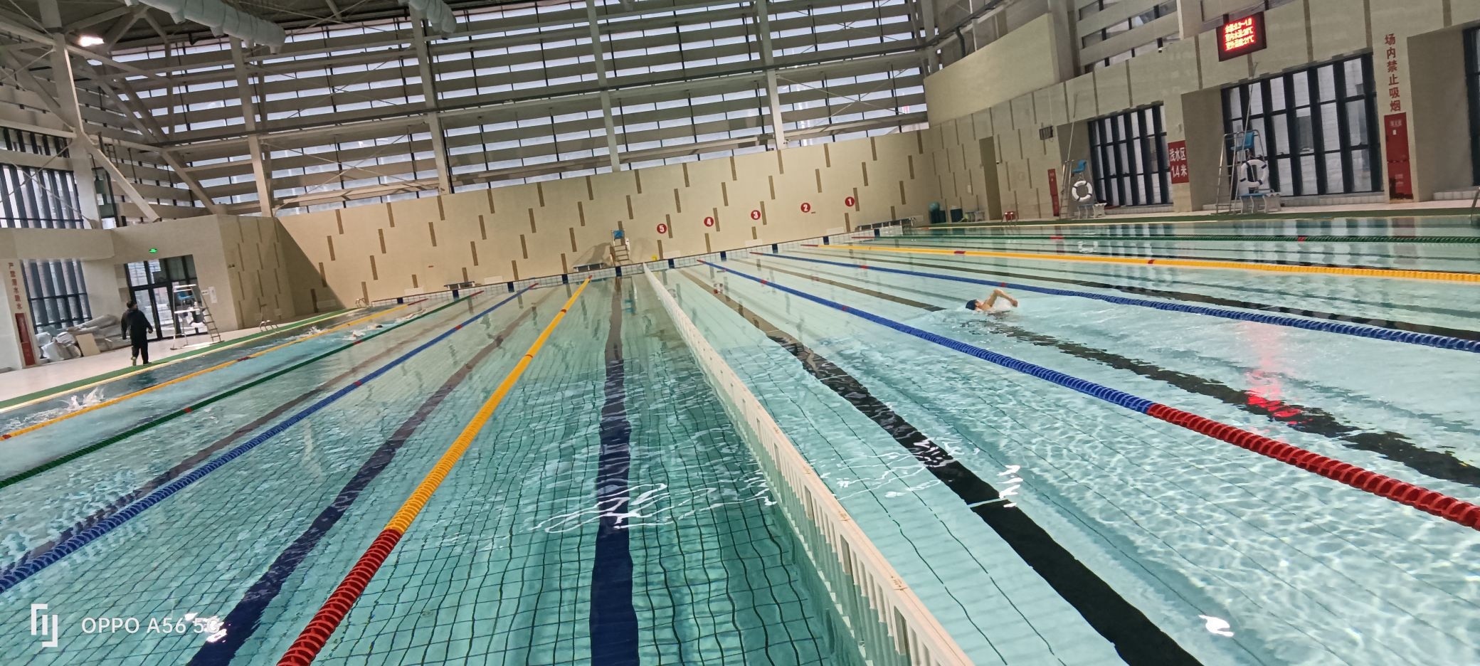 四川轻化工大学(宜宾校区)室内恒温游泳馆