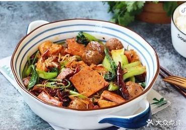 空投来辣·麻辣烫香锅·冒菜(华新美食荟店)