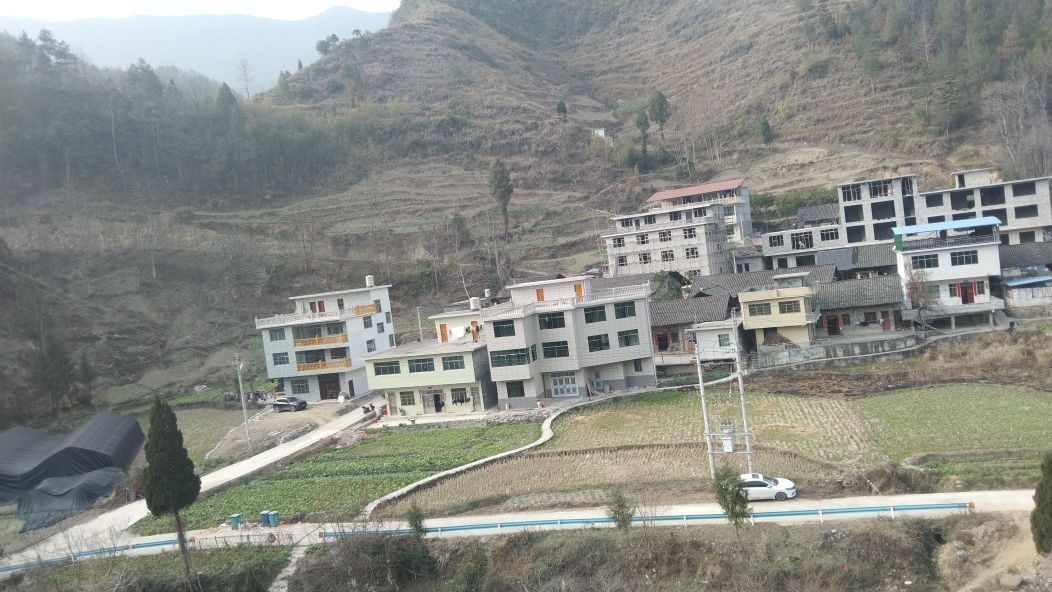 贵州省铜仁市沿河土家族自治县谯家镇小河村村民委会