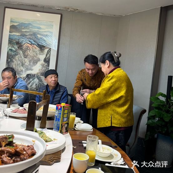 天聚源新中式宴会酒店(阜南路店)
