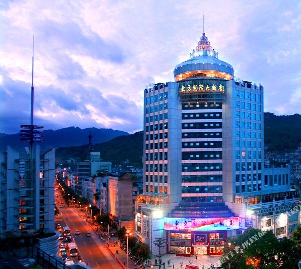 如恃家商旅酒店佛山顺德大良客运总站凤城食都店