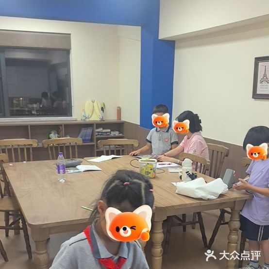 瑞尔悦读·卧龙晨曦书房