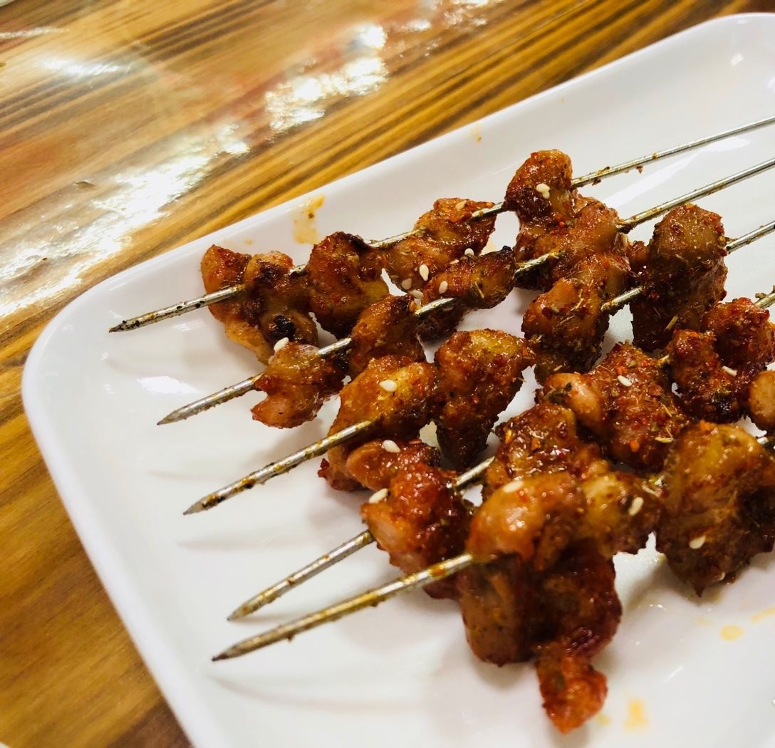东北小三烧烤美食(新盈大厦店)