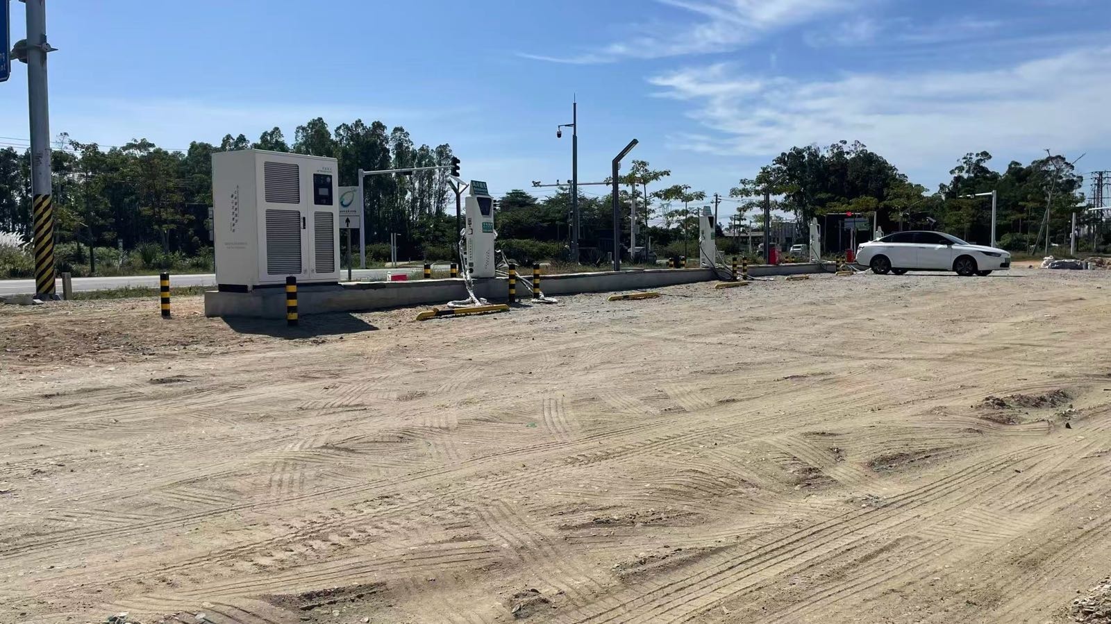 倍牛能源汽车充电站(海南环岛旅游公路昌江核电产业园汽车充电站)