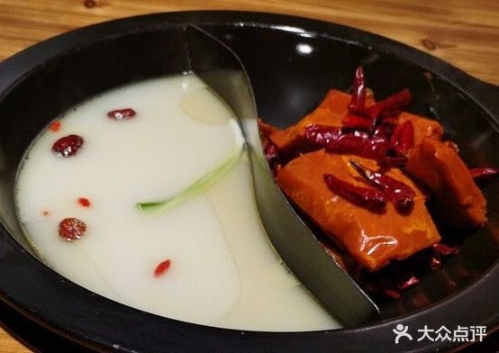 一嘴香摊老火锅集市(河南总店)