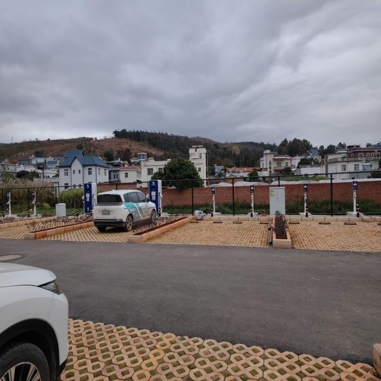 南网电动充电站(个旧市沙甸街道西营社区清真寺充电站)