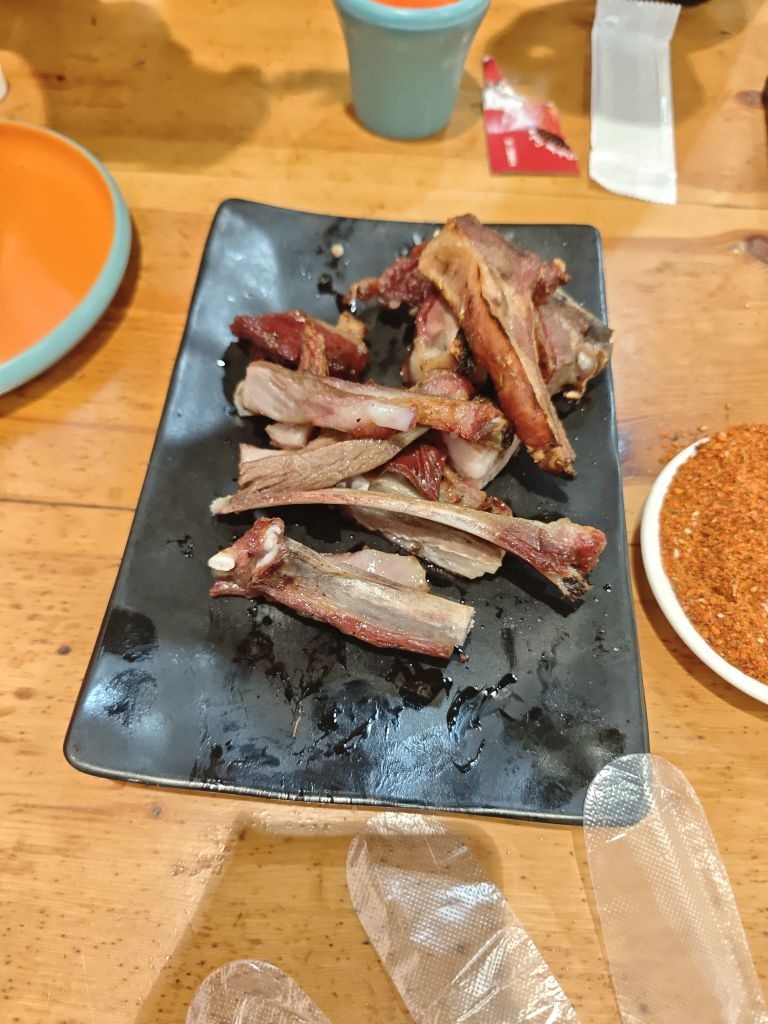蒙式烤羊腿烧烤(建设路店)