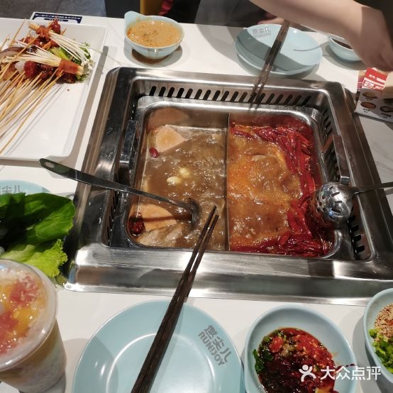 燃窄明糇儿尖牛肉串串火锅(烟台万象汇店)