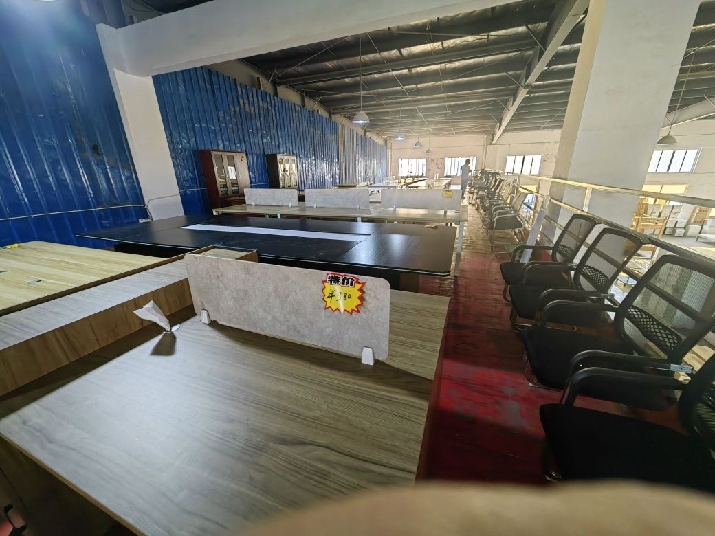 九成新二手办公家具市场