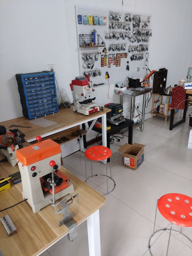 王展开锁配汽车钥匙